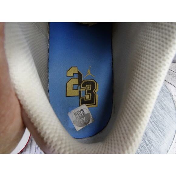 Air Jordan 1 Low SE GS White/Game Royal-White Youth 7Y Women 8.5 VNDS Excellent - Picture 12 of 16